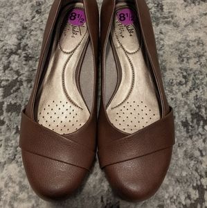 Life Stride Brown dress shoes new